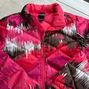 The North Face 550 Down Puffer Jacket Kids Pink Abstract Print Zip Up‎